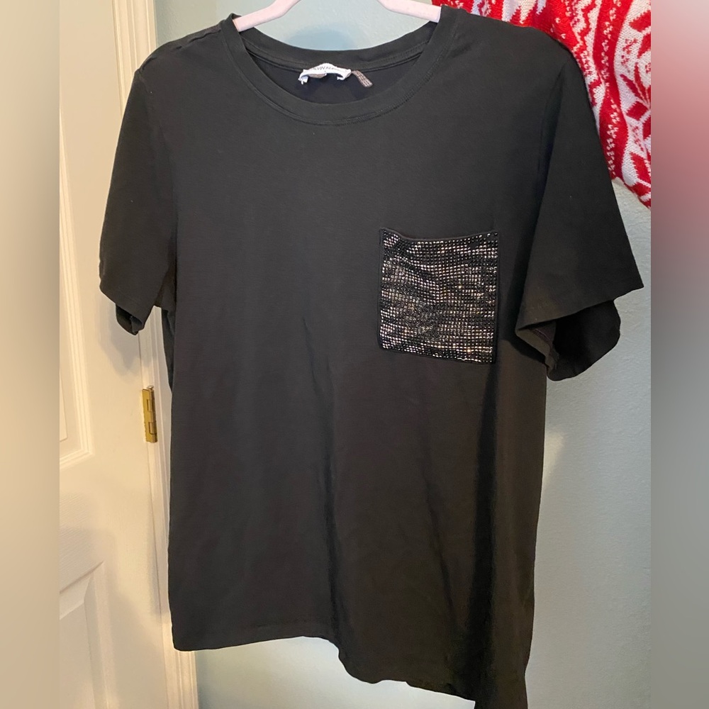 Calvin Klein Black T-Shirt with Sequin Pocket Size 0X (Large)